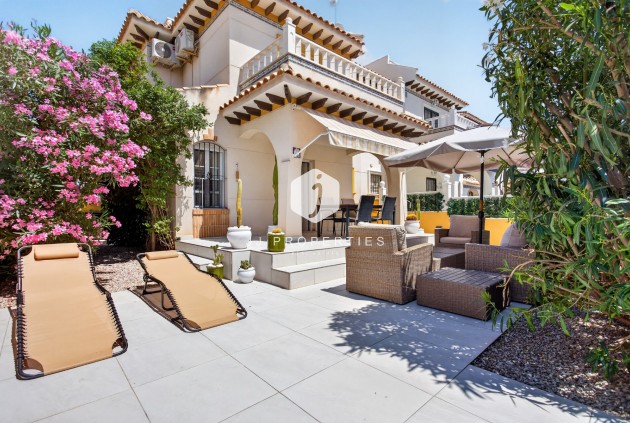 Aus zweiter Hand - Villa -
Orihuela Costa - Costa Blanca