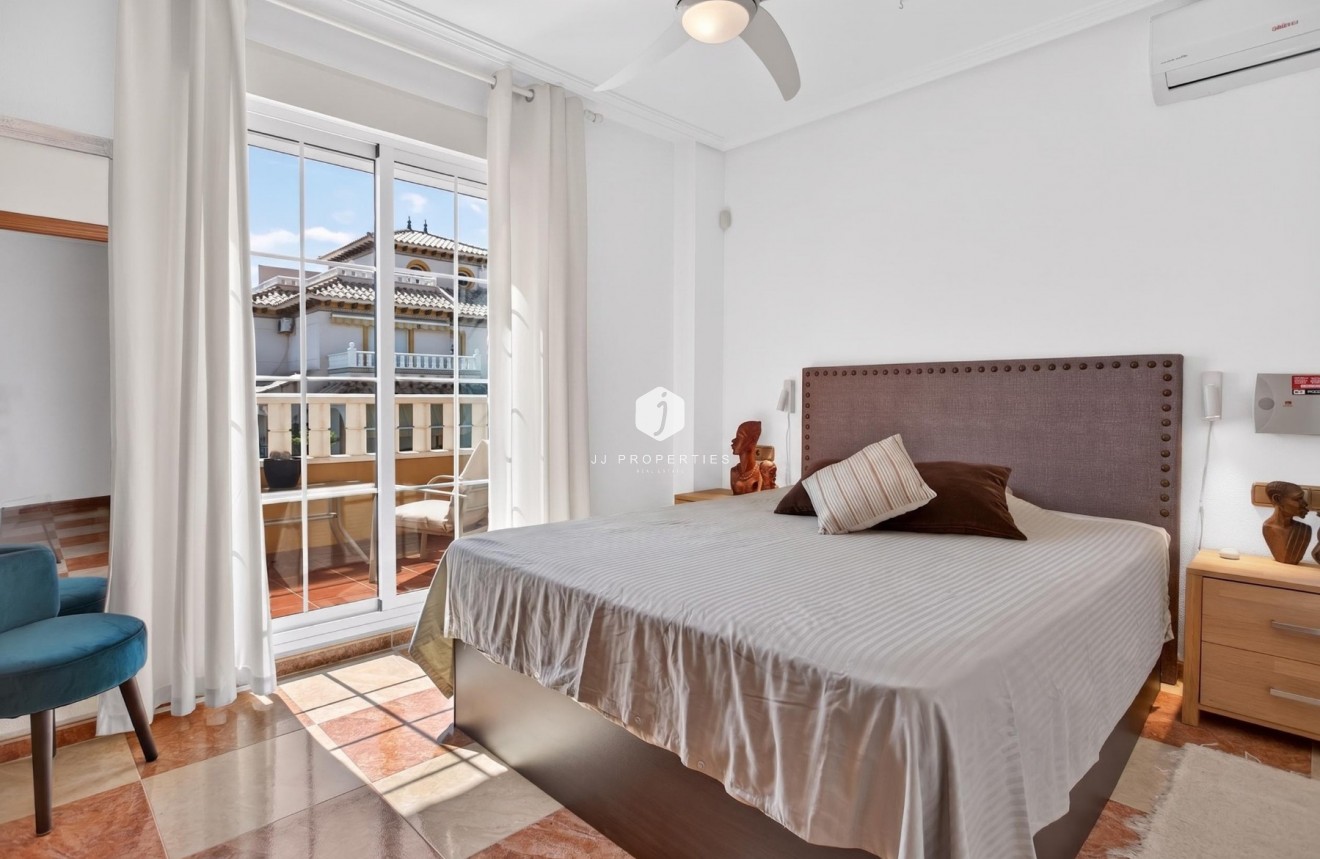 Aus zweiter Hand - Villa -
Orihuela Costa - Costa Blanca