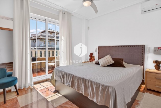 Aus zweiter Hand - Villa -
Orihuela Costa - Costa Blanca