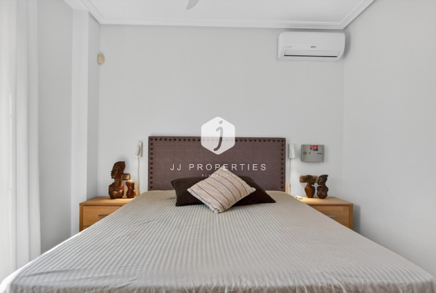 Aus zweiter Hand - Villa -
Orihuela Costa - Costa Blanca