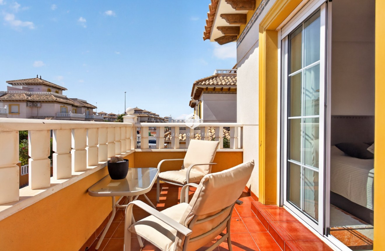 Aus zweiter Hand - Villa -
Orihuela Costa - Costa Blanca