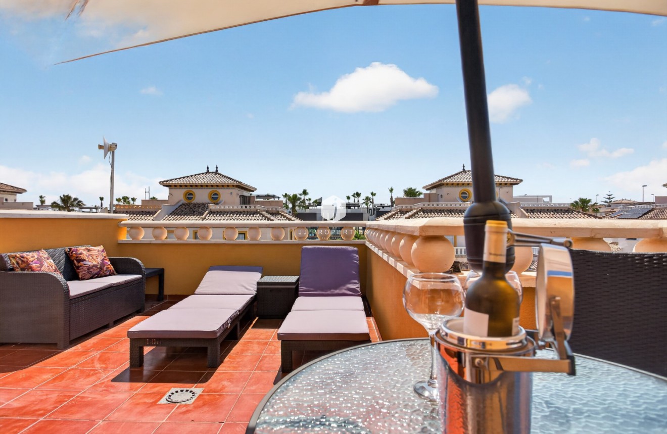 Aus zweiter Hand - Villa -
Orihuela Costa - Costa Blanca