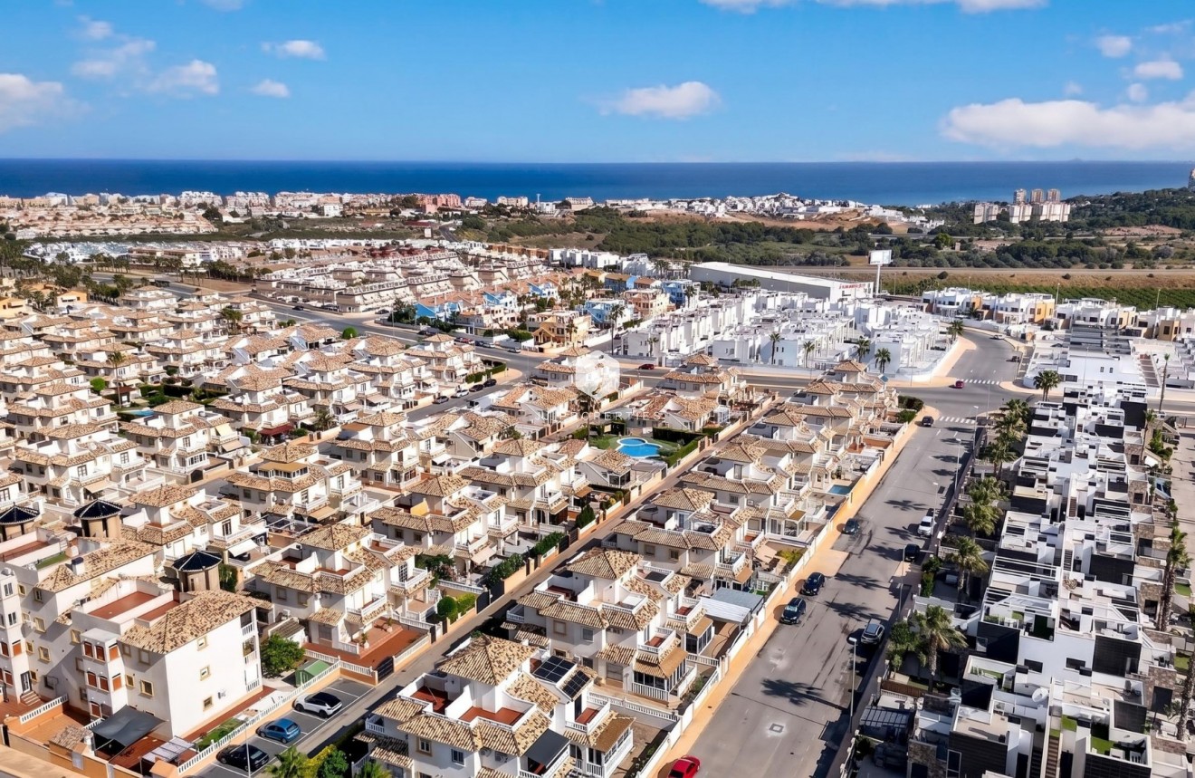 Aus zweiter Hand - Villa -
Orihuela Costa - Costa Blanca