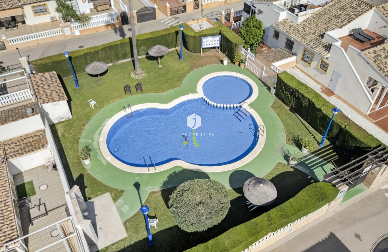 Aus zweiter Hand - Villa -
Orihuela Costa - Costa Blanca