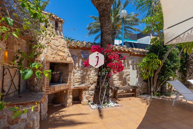 Resale - Villa -
Orihuela Costa - Costa Blanca