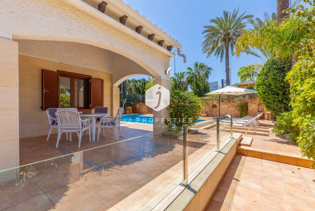 Resale - Villa -
Orihuela Costa - Costa Blanca