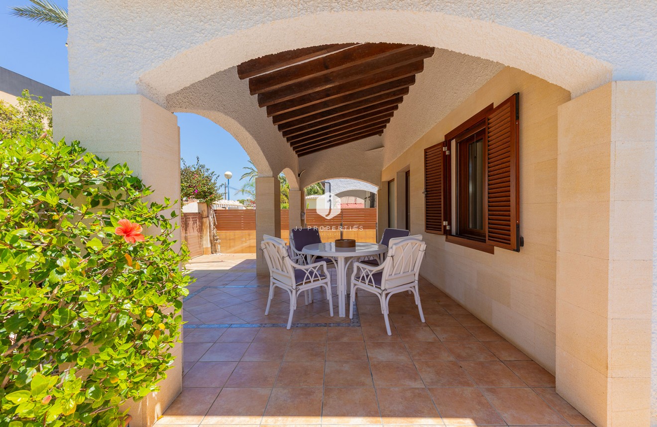 Resale - Villa -
Orihuela Costa - Costa Blanca