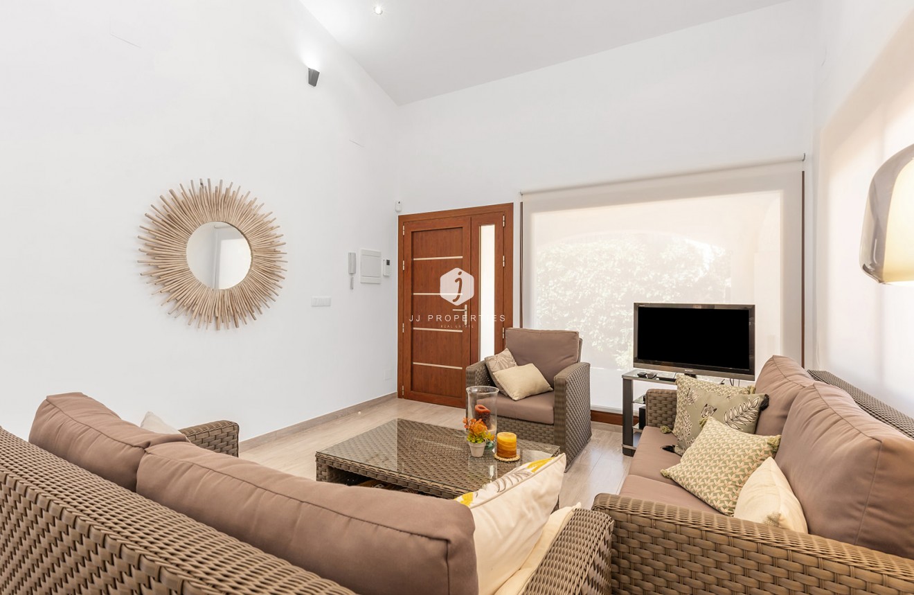 Resale - Villa -
Orihuela Costa - Costa Blanca