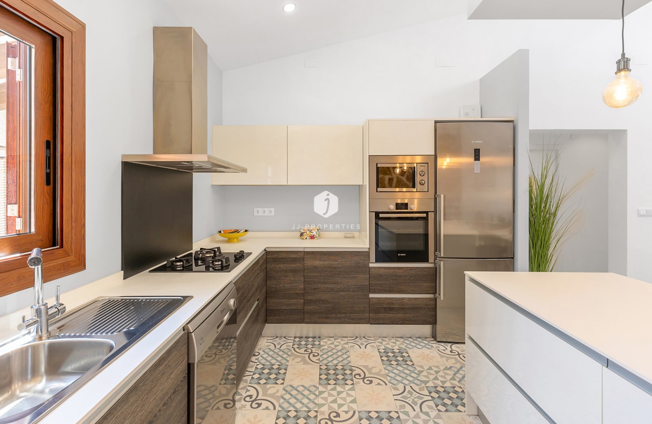 Resale - Villa -
Orihuela Costa - Costa Blanca