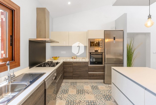 Resale - Villa -
Orihuela Costa - Costa Blanca