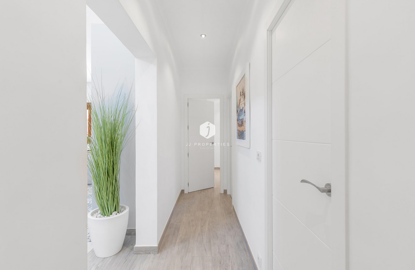 Resale - Villa -
Orihuela Costa - Costa Blanca