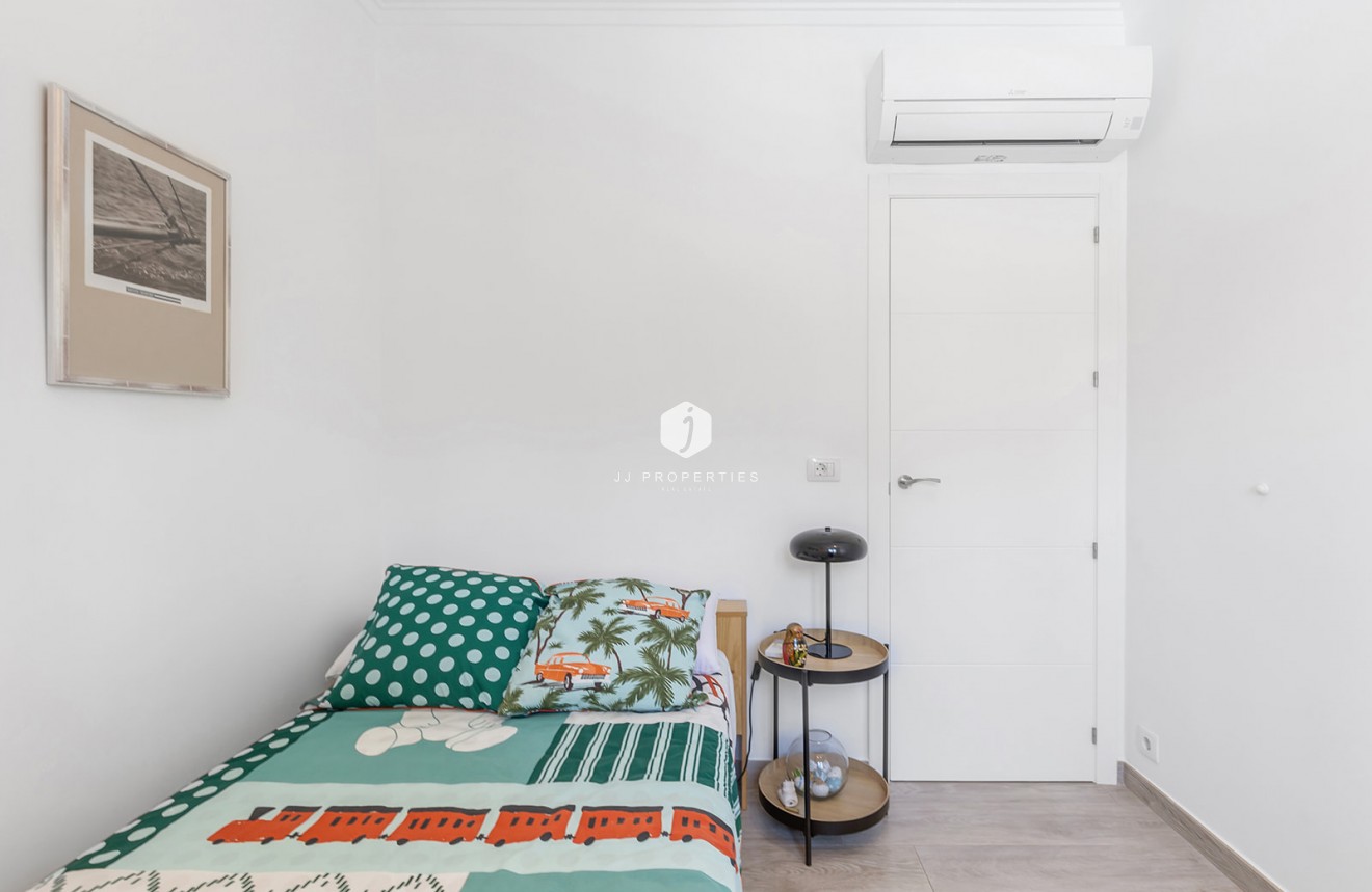 Resale - Villa -
Orihuela Costa - Costa Blanca