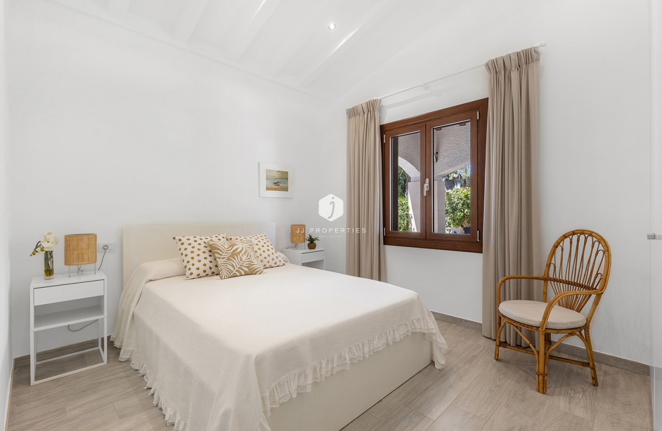 Resale - Villa -
Orihuela Costa - Costa Blanca