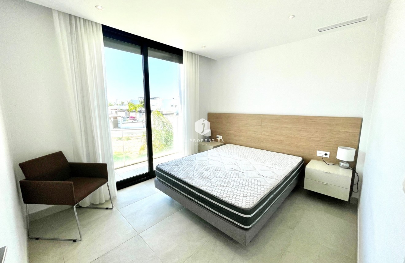 Resale - Villa -
Benijofar - Costa Blanca