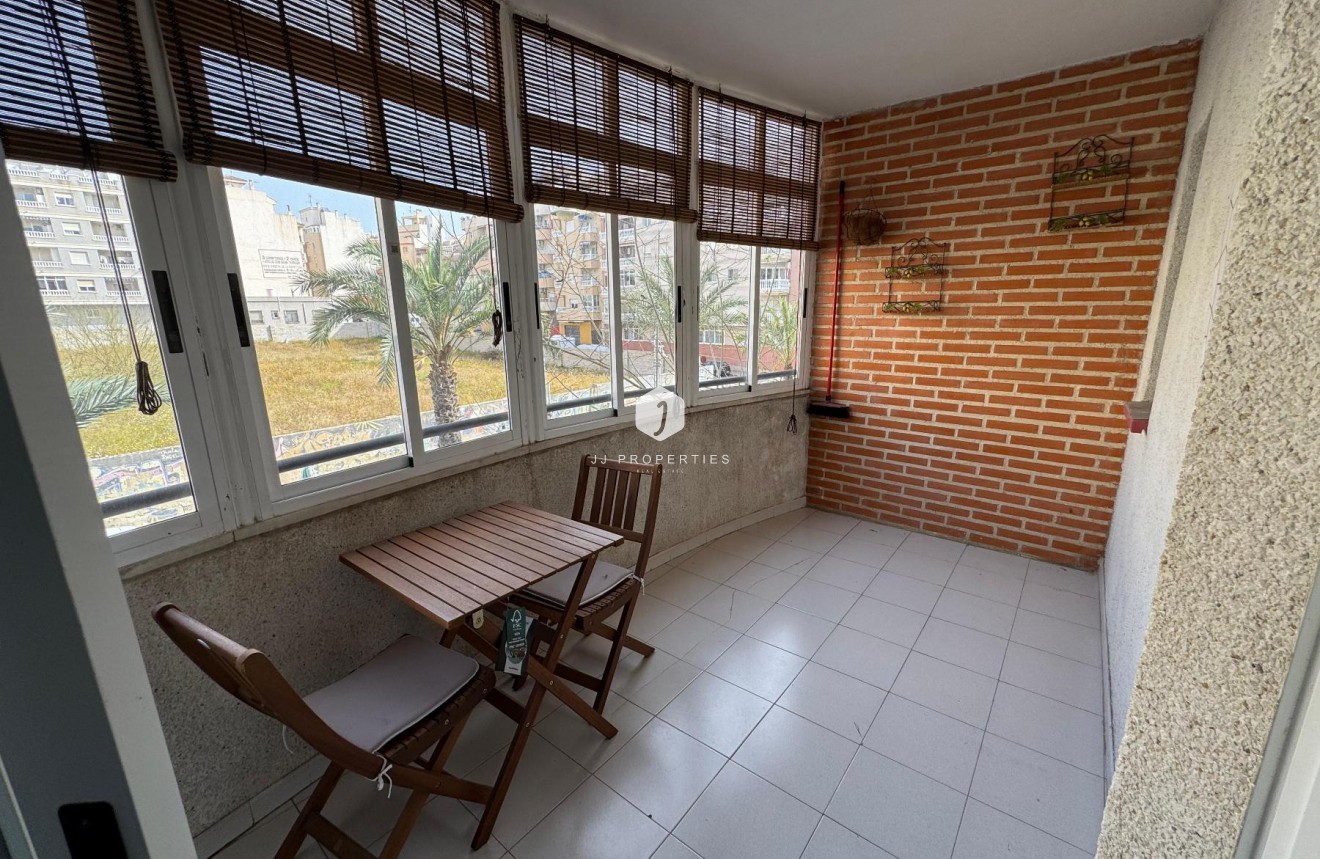 Z drugiej ręki - Mieszkanie w bloku -
Torrevieja - Costa Blanca