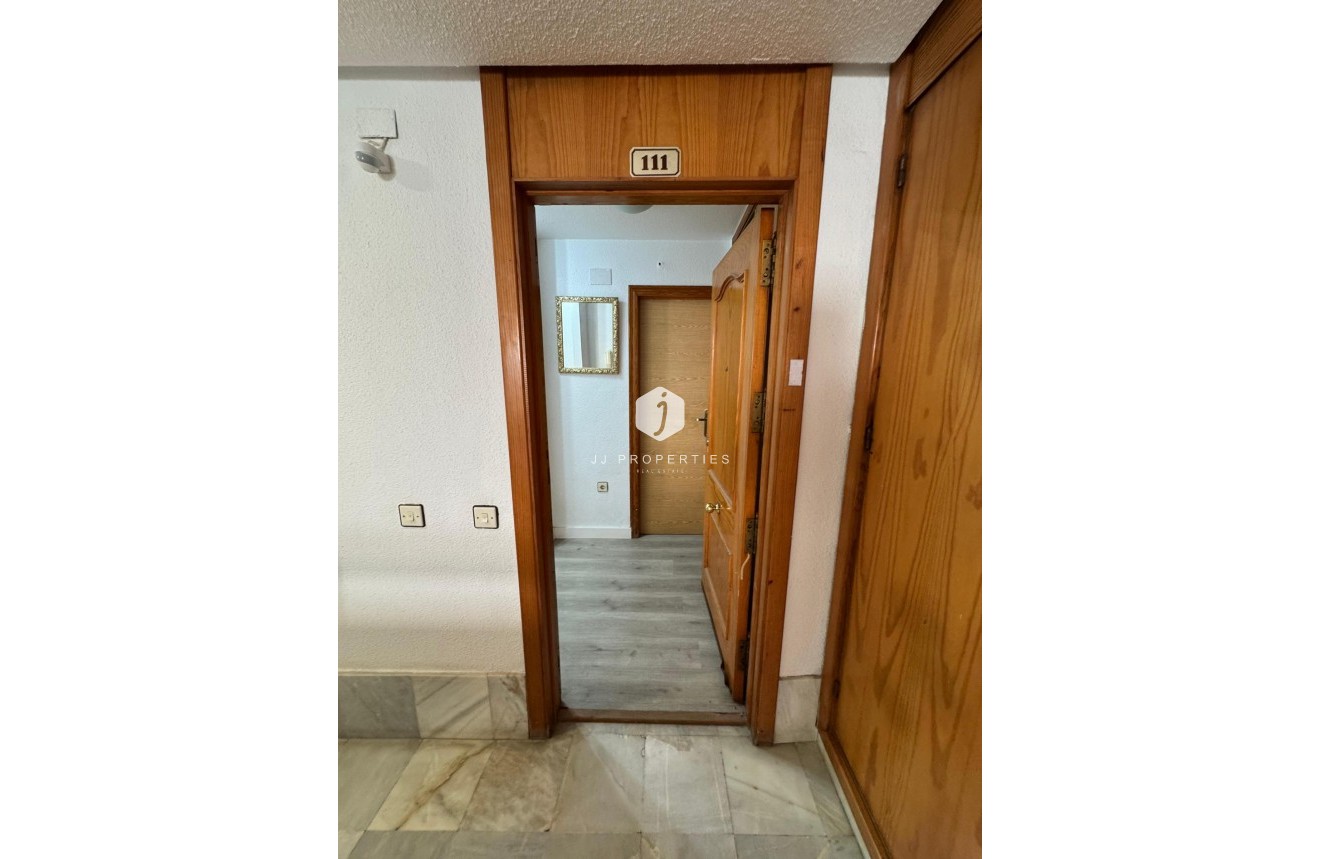 Z drugiej ręki - Mieszkanie w bloku -
Torrevieja - Costa Blanca