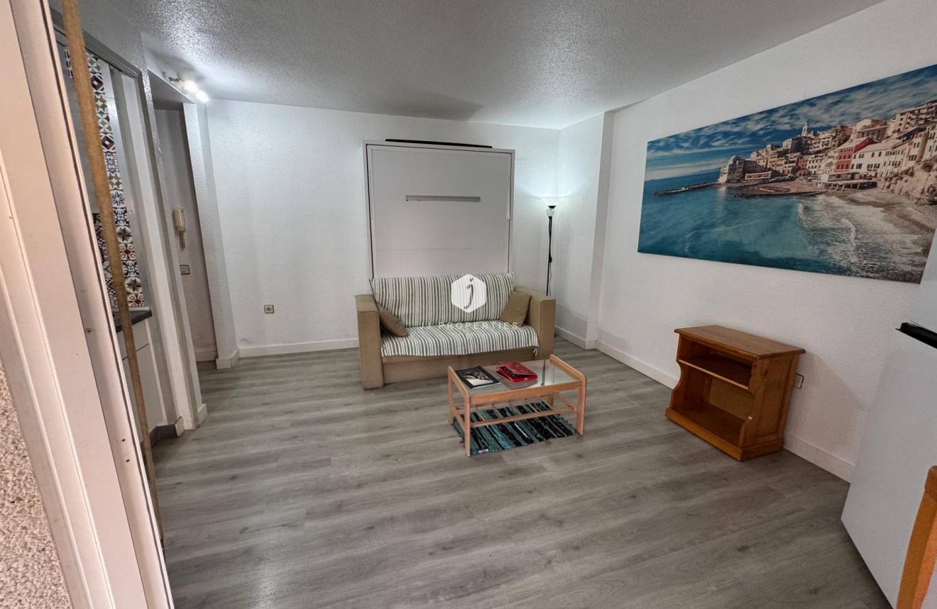Z drugiej ręki - Mieszkanie w bloku -
Torrevieja - Costa Blanca