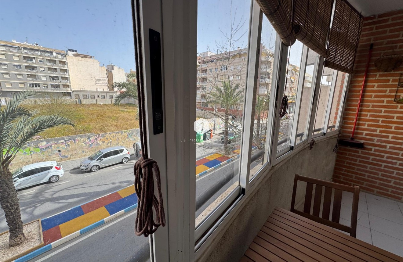 Z drugiej ręki - Mieszkanie w bloku -
Torrevieja - Costa Blanca