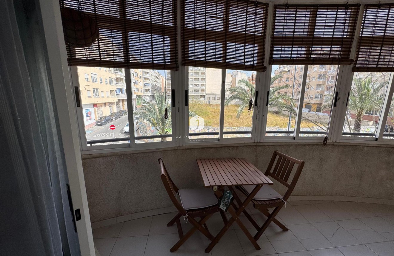 Z drugiej ręki - Mieszkanie w bloku -
Torrevieja - Costa Blanca