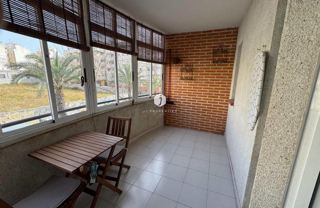 Z drugiej ręki - Mieszkanie w bloku -
Torrevieja - Costa Blanca
