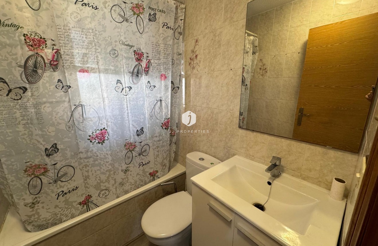 Z drugiej ręki - Mieszkanie w bloku -
Torrevieja - Costa Blanca