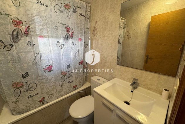 Z drugiej ręki - Mieszkanie w bloku -
Torrevieja - Costa Blanca