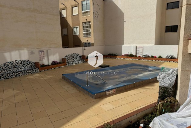 Z drugiej ręki - Mieszkanie w bloku -
Torrevieja - Costa Blanca