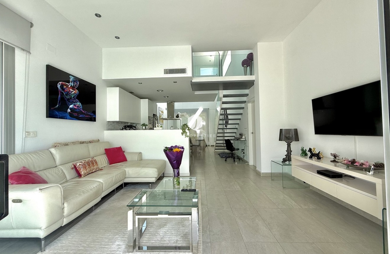 Resale - Villa -
Dolores - Costa Blanca