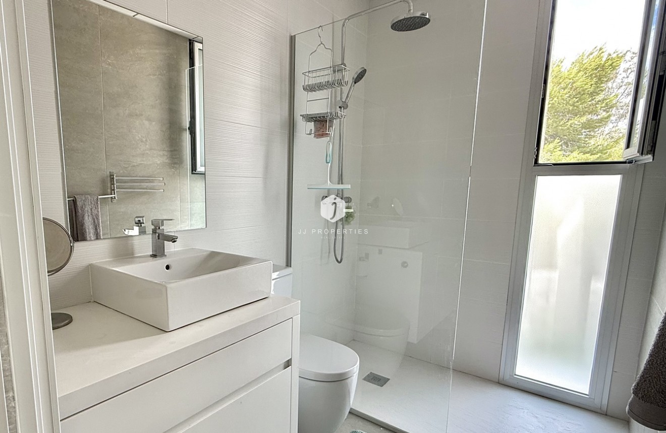 Resale - Villa -
Dolores - Costa Blanca
