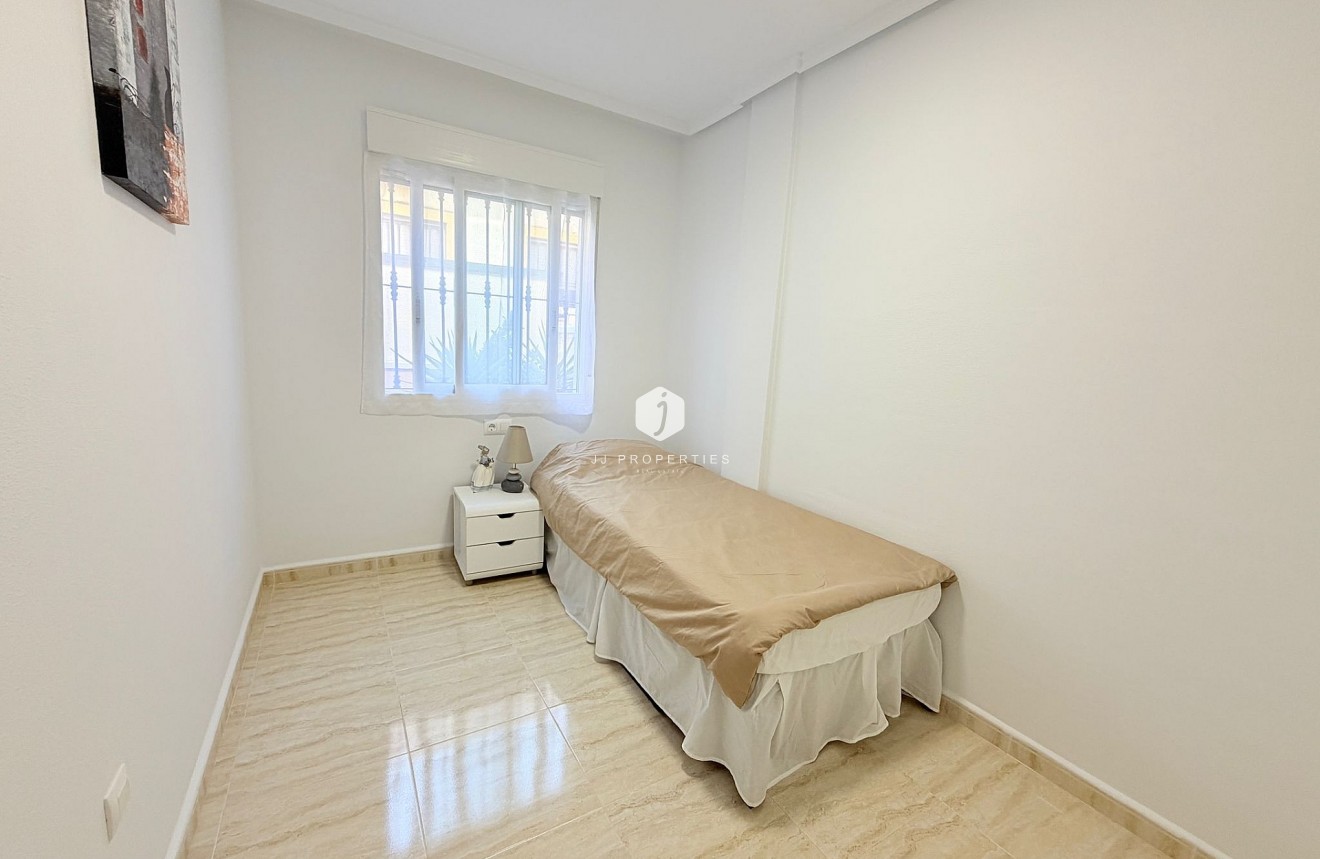 Aus zweiter Hand - Wohnung -
Orihuela Costa - Costa Blanca