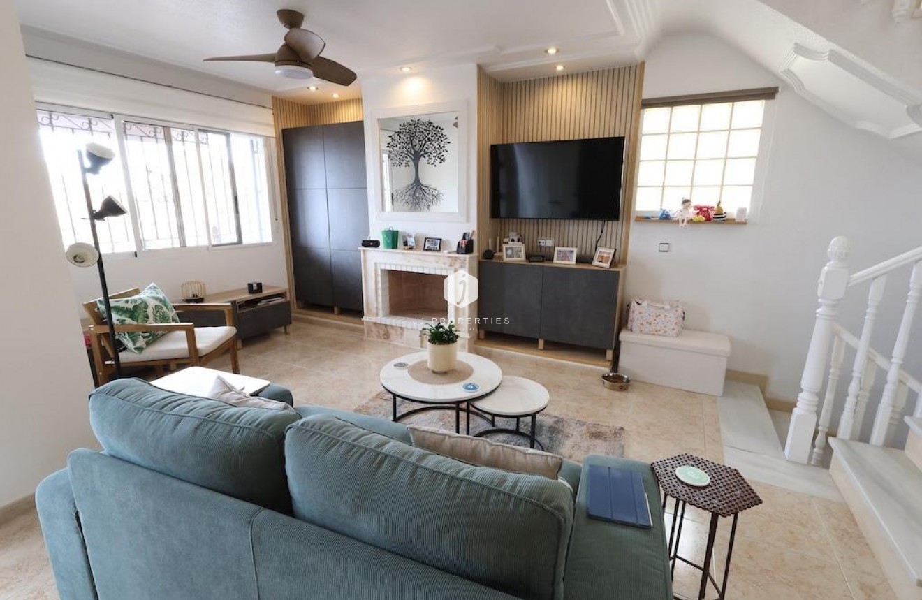 Resale - Villa -
San Miguel de Salinas - Inland