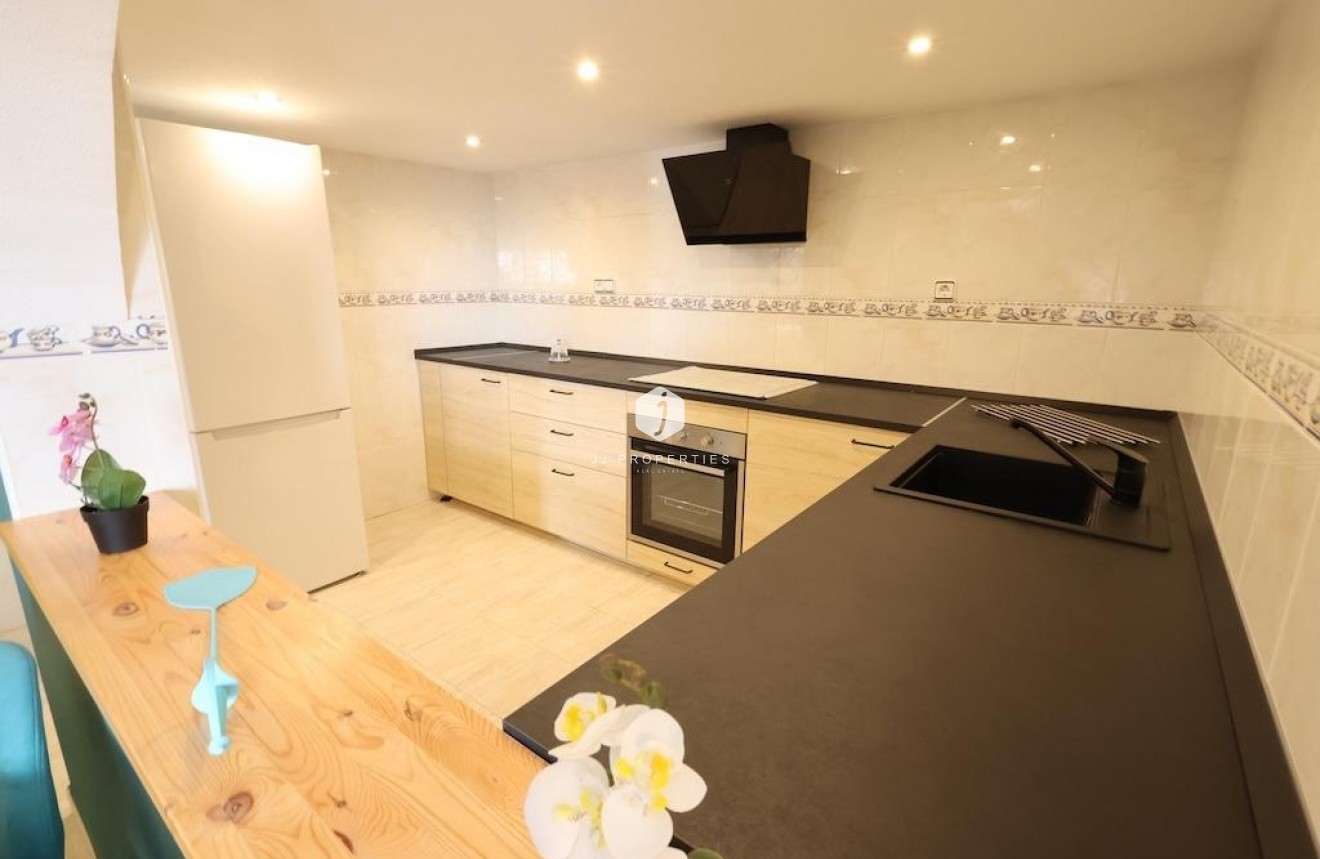 Resale - Villa -
San Miguel de Salinas - Inland