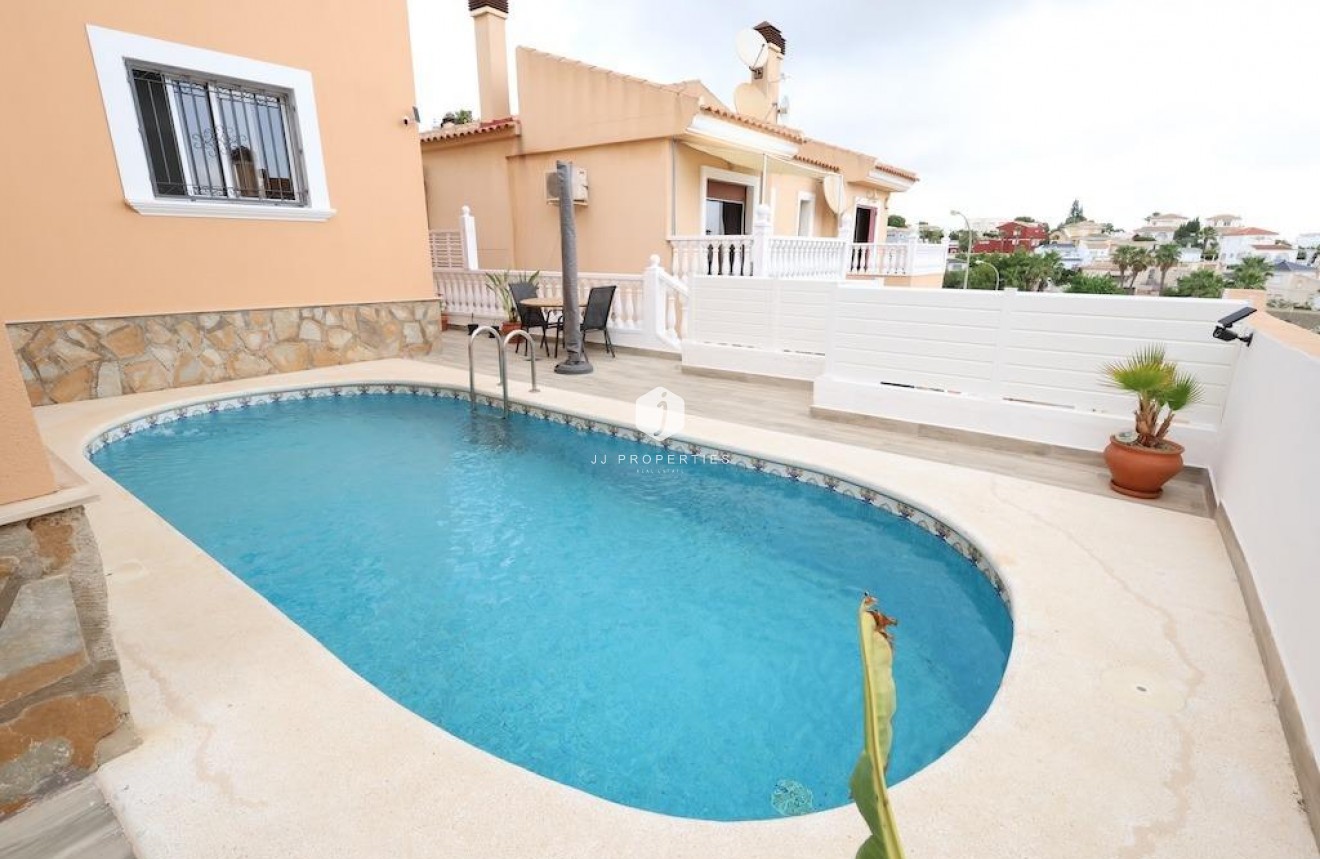Resale - Villa -
San Miguel de Salinas - Inland