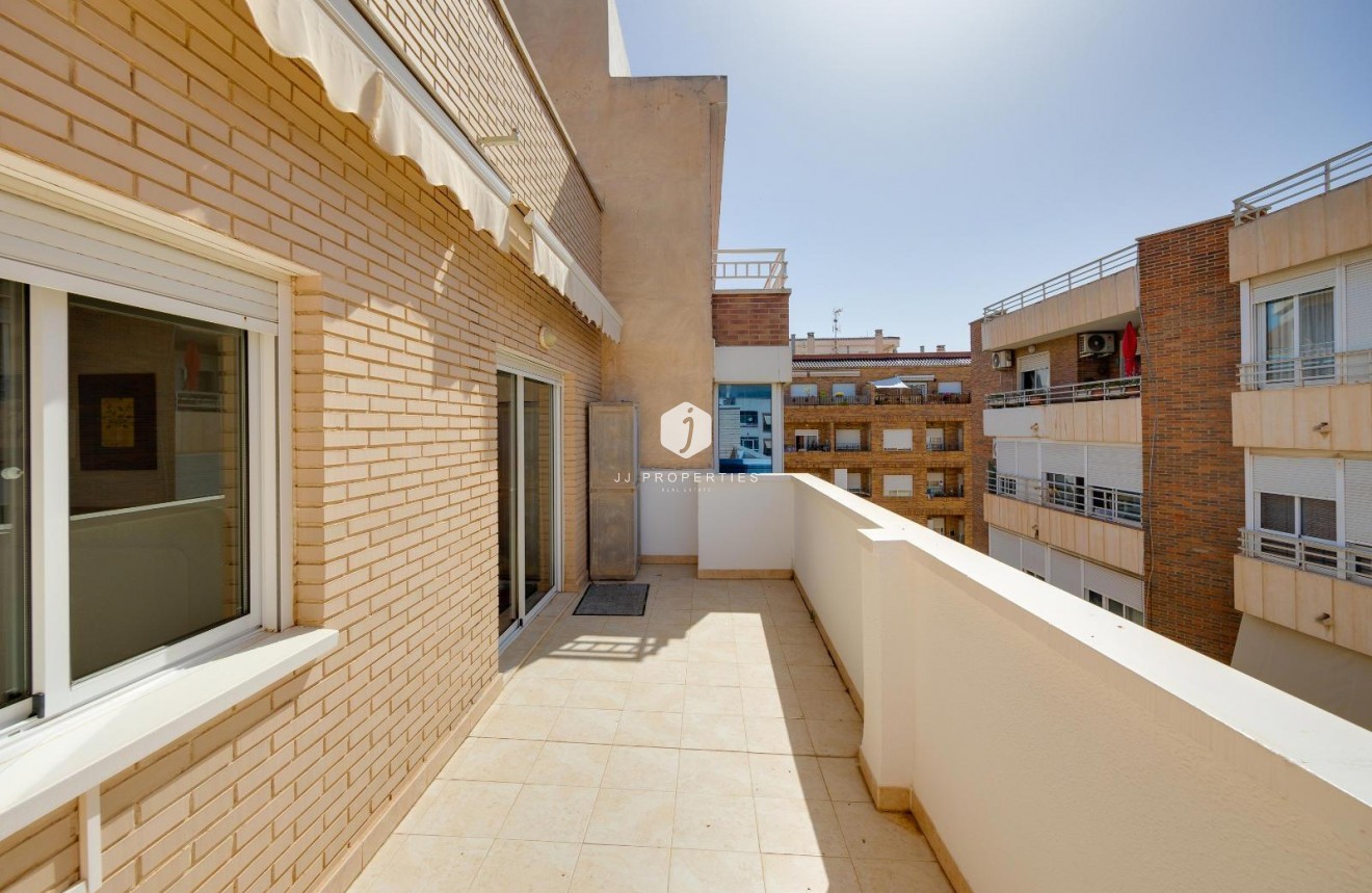 Segunda mano - Ático -
Torrevieja