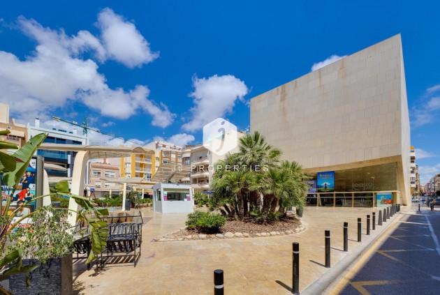 Segunda mano - Ático -
Torrevieja