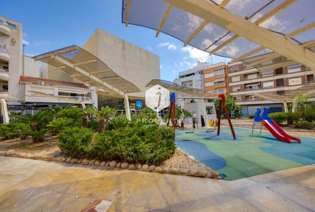Segunda mano - Ático -
Torrevieja