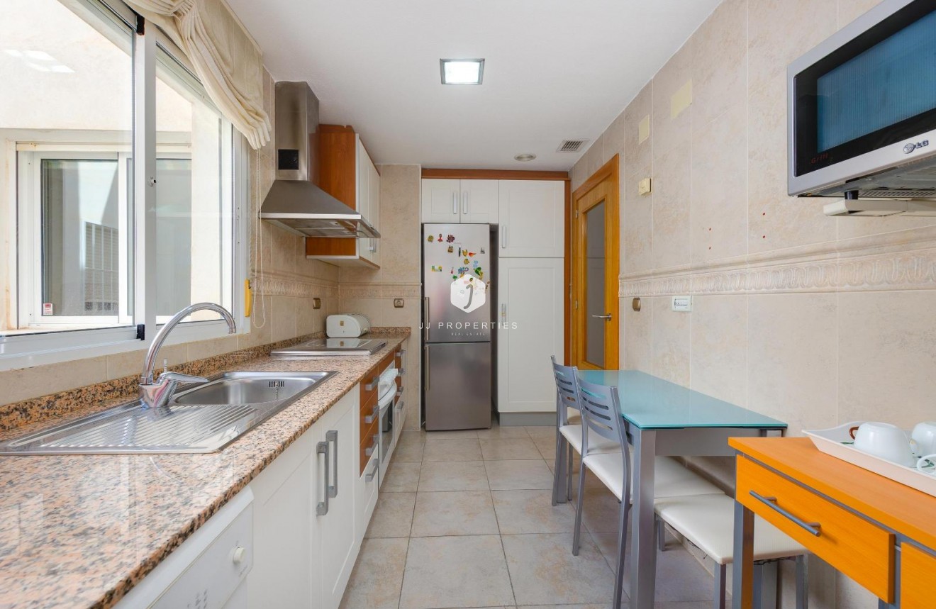 Segunda mano - Ático -
Torrevieja