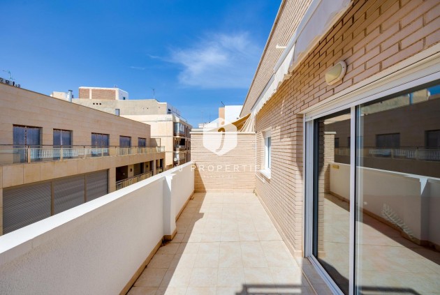 Segunda mano - Ático -
Torrevieja
