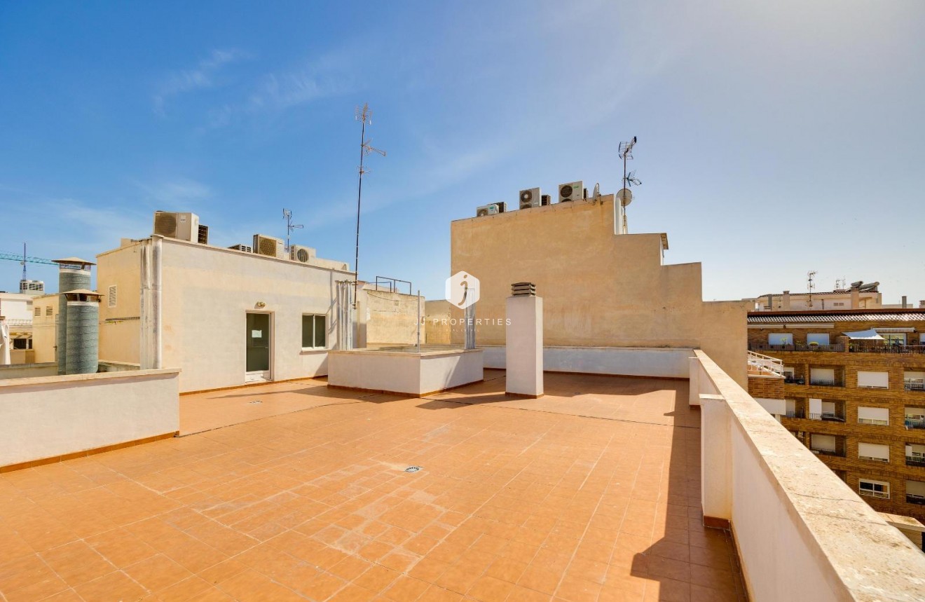 Segunda mano - Ático -
Torrevieja