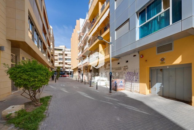 Segunda mano - Ático -
Torrevieja