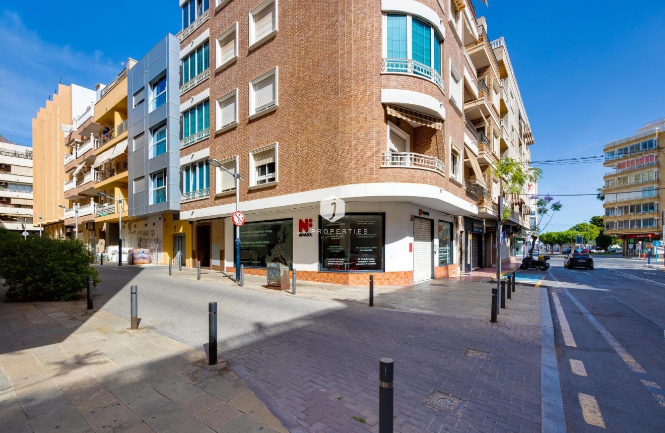 Segunda mano - Ático -
Torrevieja