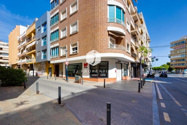 Segunda mano - Ático -
Torrevieja