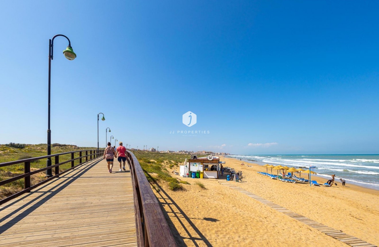 Aus zweiter Hand - Wohnung -
Torrevieja - La Mata Pueblo
