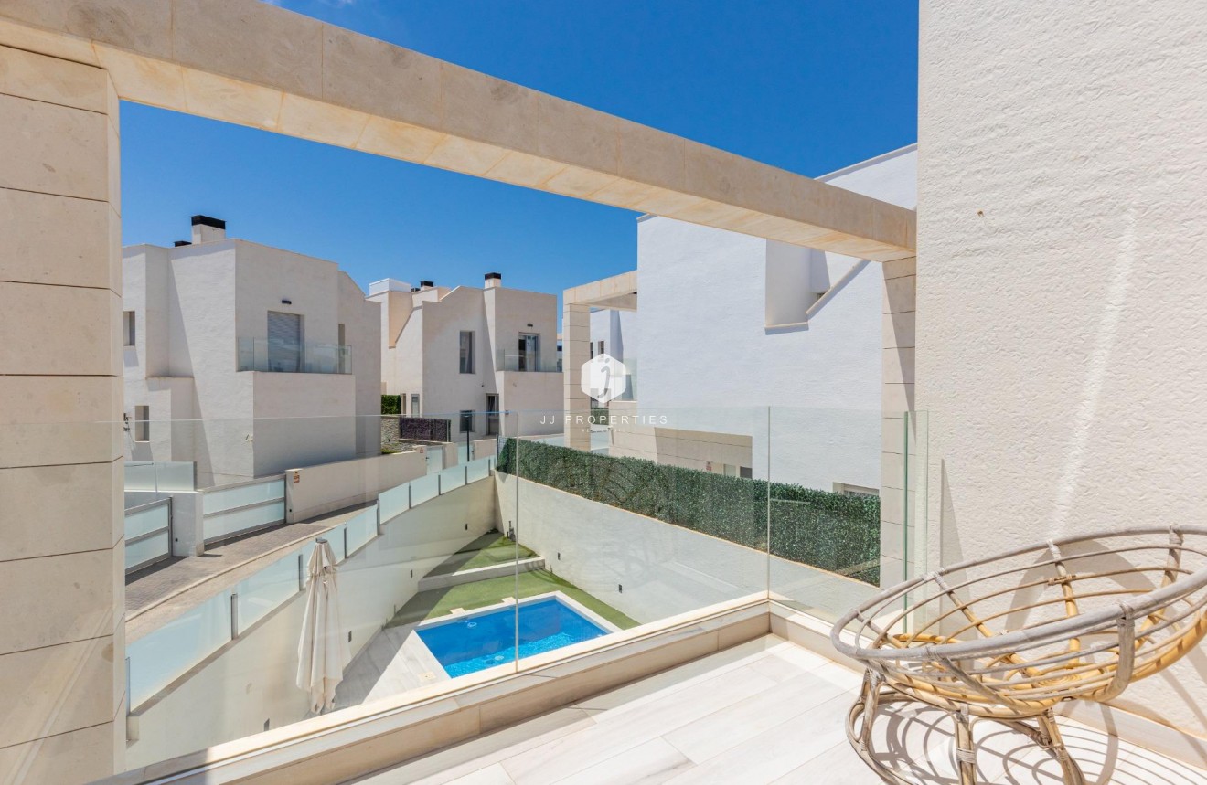 Resale - Villa -
Orihuela Costa - Lomas de Cabo Roig