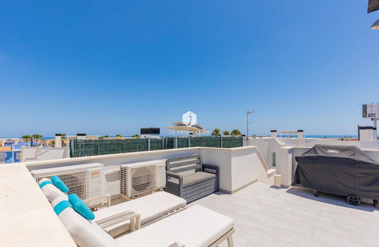 Resale - Villa -
Orihuela Costa - Lomas de Cabo Roig