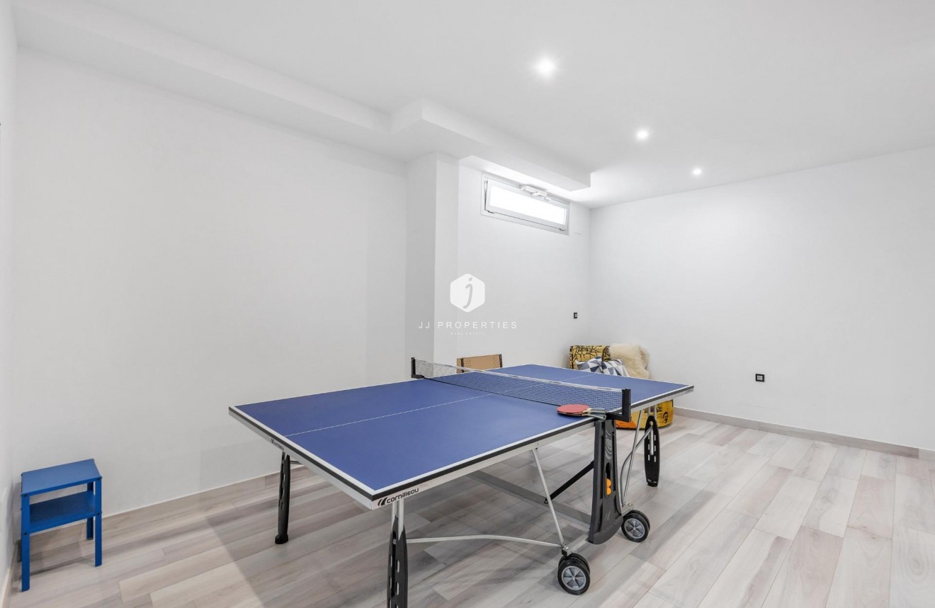 Resale - Villa -
Orihuela Costa - Lomas de Cabo Roig