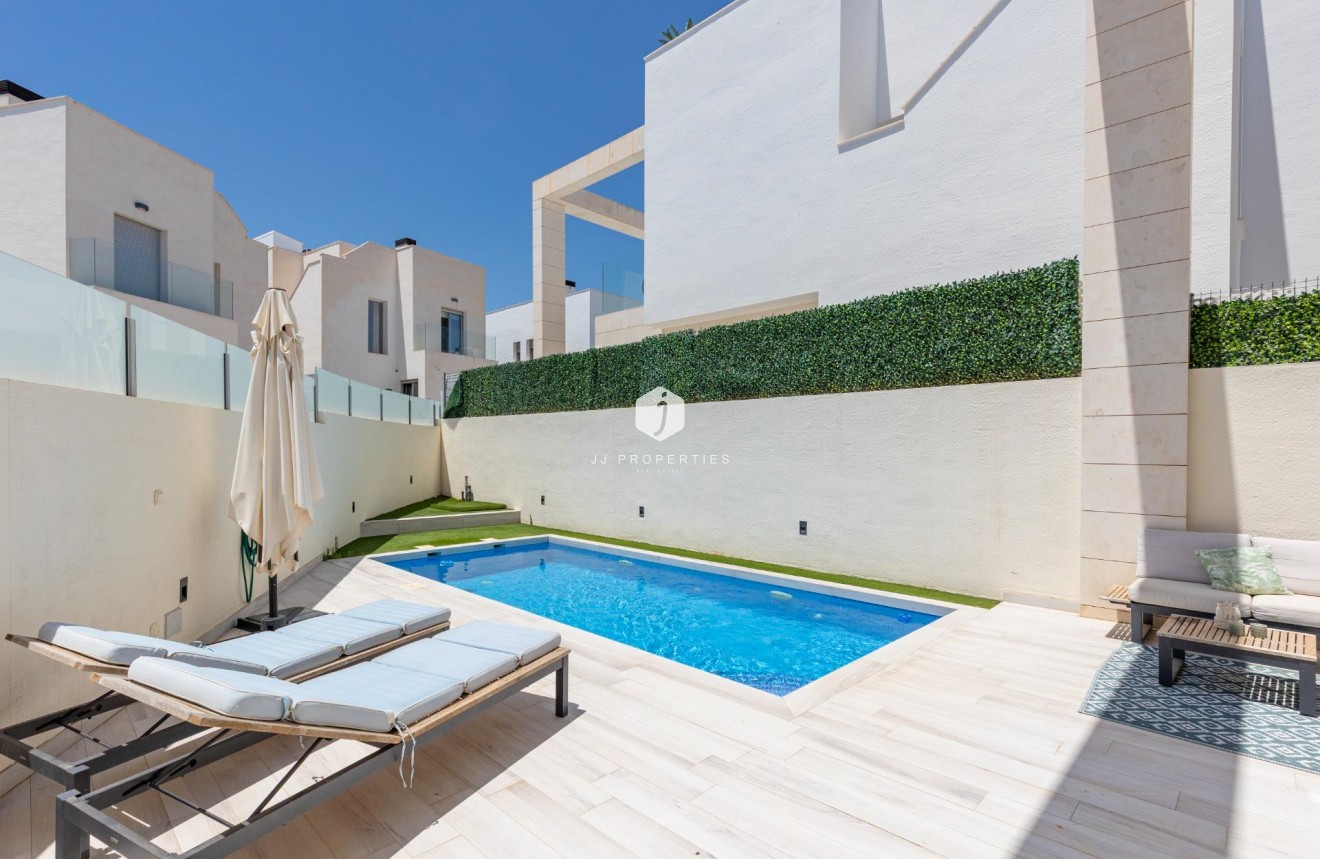 Resale - Villa -
Orihuela Costa - Lomas de Cabo Roig