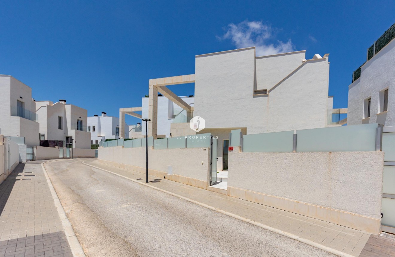 Resale - Villa -
Orihuela Costa - Lomas de Cabo Roig