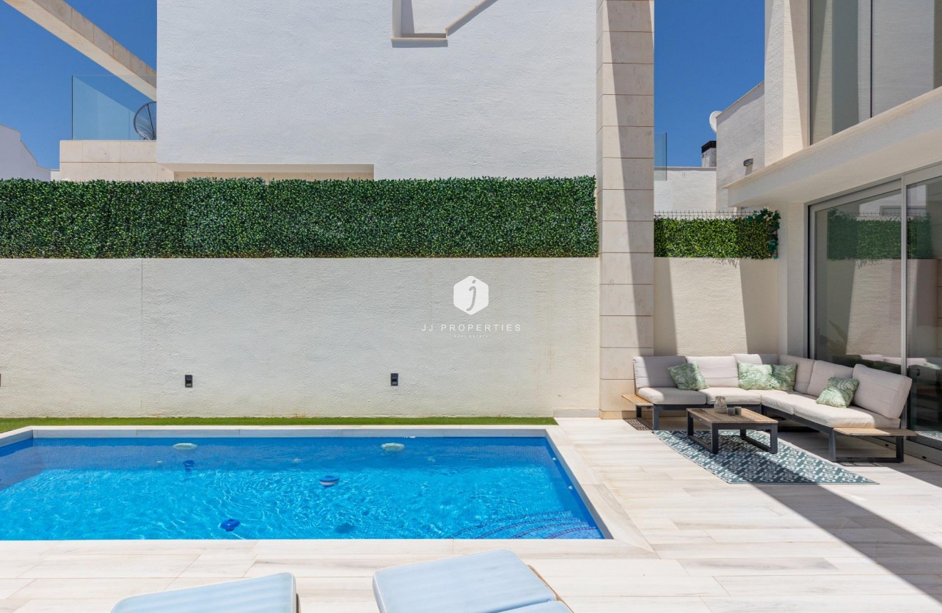 Resale - Villa -
Orihuela Costa - Lomas de Cabo Roig