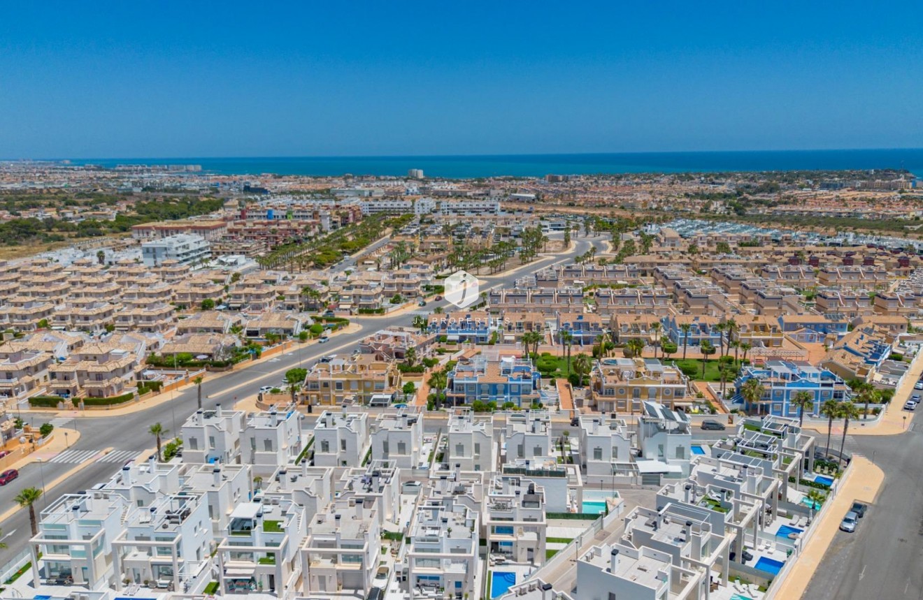 Resale - Villa -
Orihuela Costa - Lomas de Cabo Roig